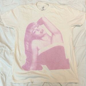 Cream/Pink Tee with Sabrina Carpenter Graphic and Short Sleeves